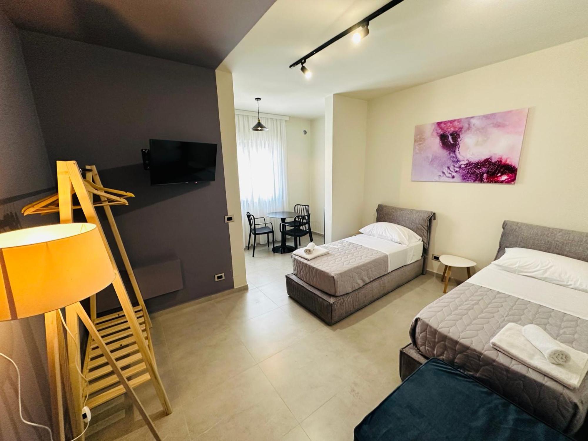 Stay-Five Rooms & Apartments Shkodër エクステリア 写真