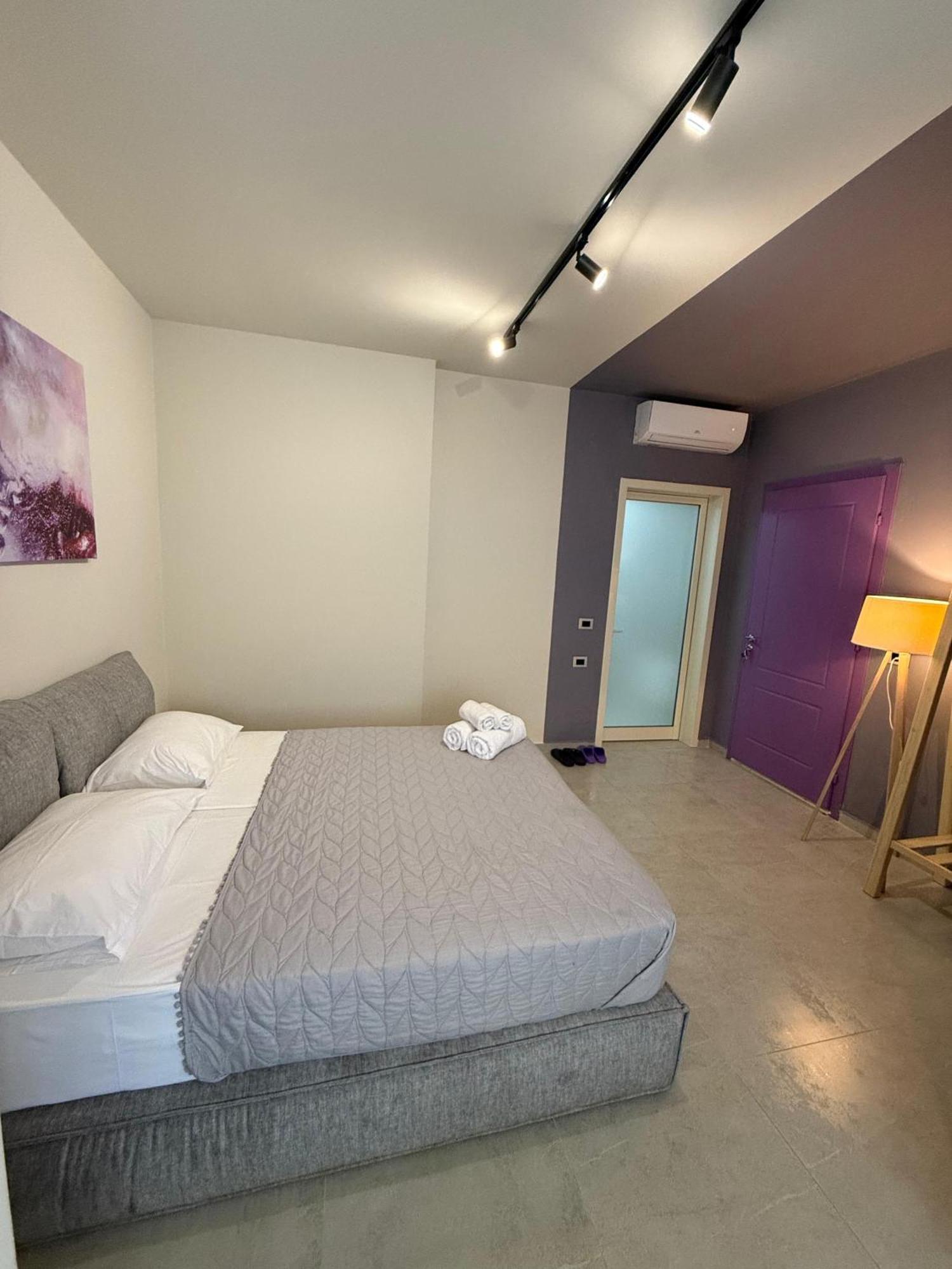Stay-Five Rooms & Apartments Shkodër エクステリア 写真