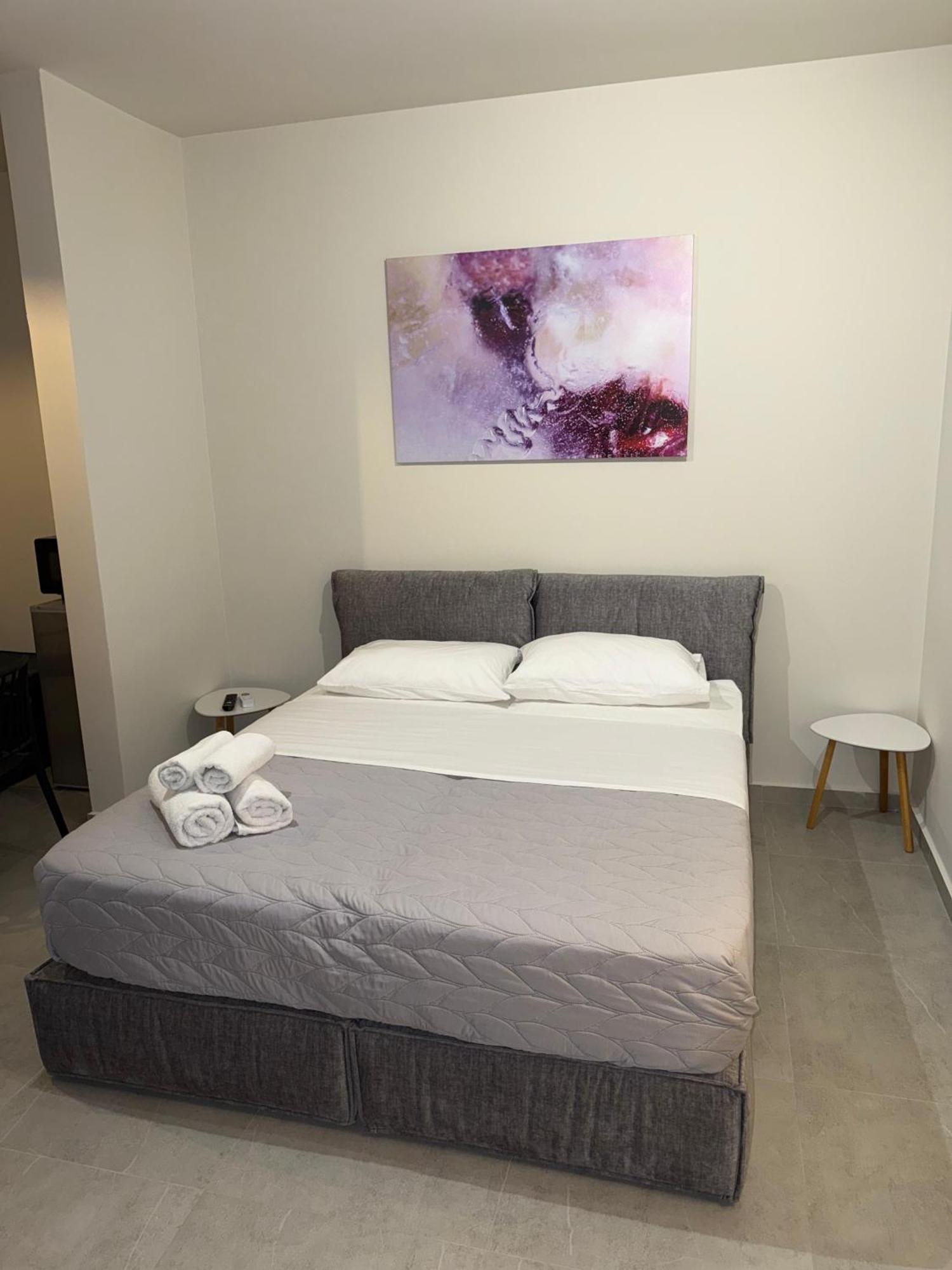 Stay-Five Rooms & Apartments Shkodër エクステリア 写真