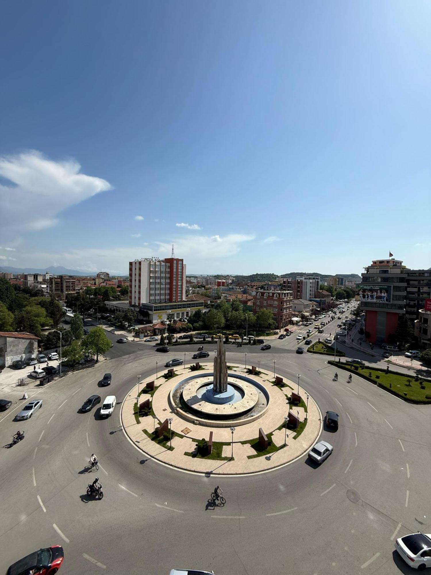 Stay-Five Rooms & Apartments Shkodër エクステリア 写真