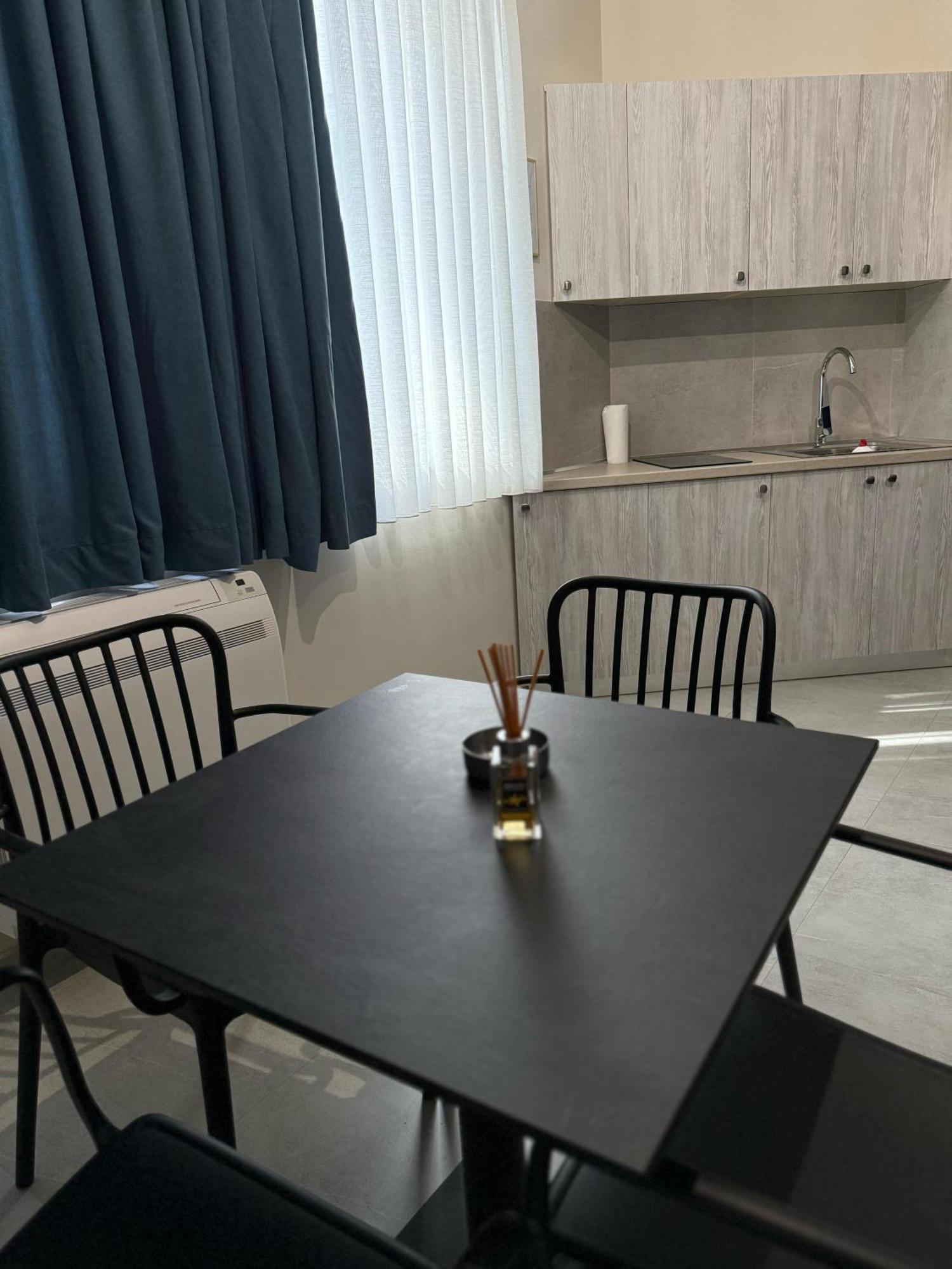 Stay-Five Rooms & Apartments Shkodër エクステリア 写真